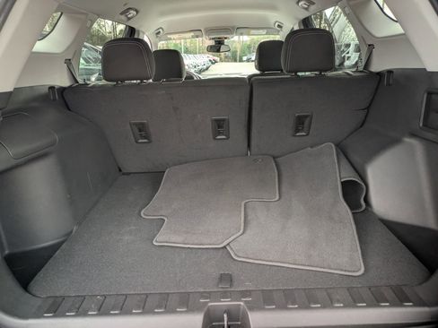 Used 2022 GMC Terrain SLE w/ Driver Convenience Package image 22