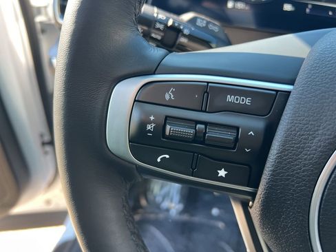 Certified 2025 Kia Sportage SX AWD/4WD image 16