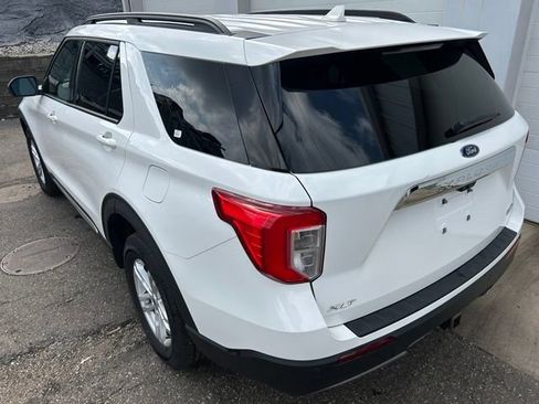 Used 2023 Ford Explorer XLT w/ Equipment Group 202A AWD/4WD image 4