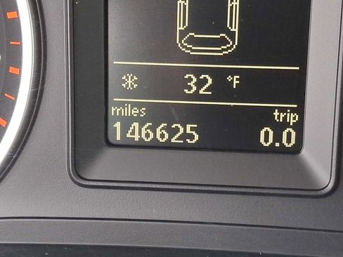 Used 2012 Volkswagen Tiguan SEL image 18