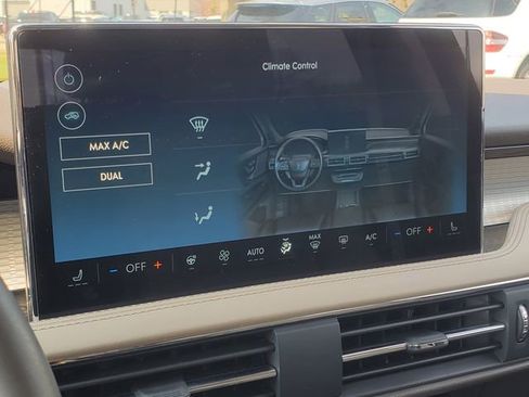 Used 2023 Lincoln Corsair FWD w/ Equipment Group 101A image 22