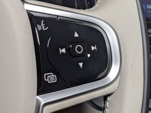 New 2025 Volvo XC60 B5 Ultra w/ Protection Package Premier AWD/4WD image 19