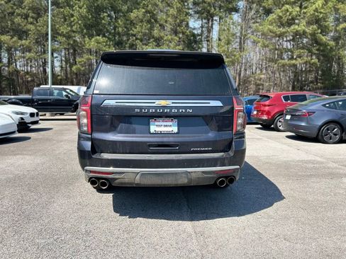 Used 2023 Chevrolet Suburban Premier image 6