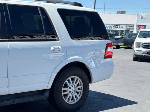 Used 2011 Ford Expedition XLT w/ Leather Seating Pkg AWD/4WD image 7