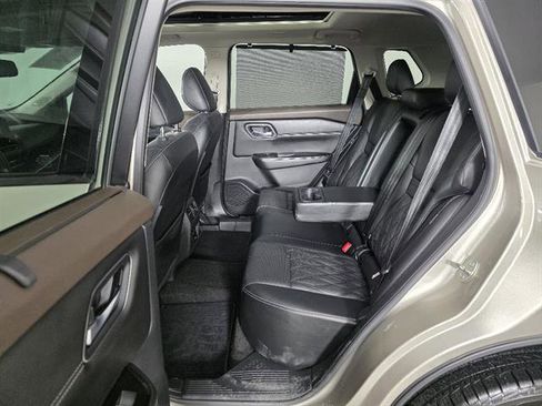 Used 2021 Nissan Rogue Platinum image 23