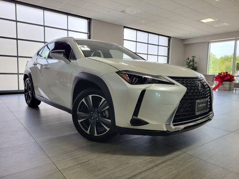 Certified 2024 Lexus UX 250h FWD image 8