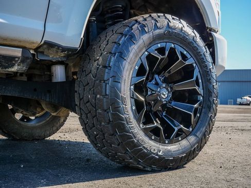 Used 2022 Ford F250 Platinum w/ FX4 Off-Road Package image 9