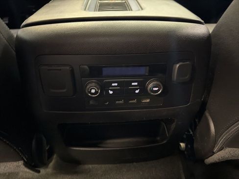 Used 2018 Chevrolet Tahoe Premier image 17