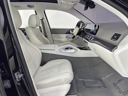 Used 2023 Mercedes-Benz Maybach GLS 600 4MATIC image 16