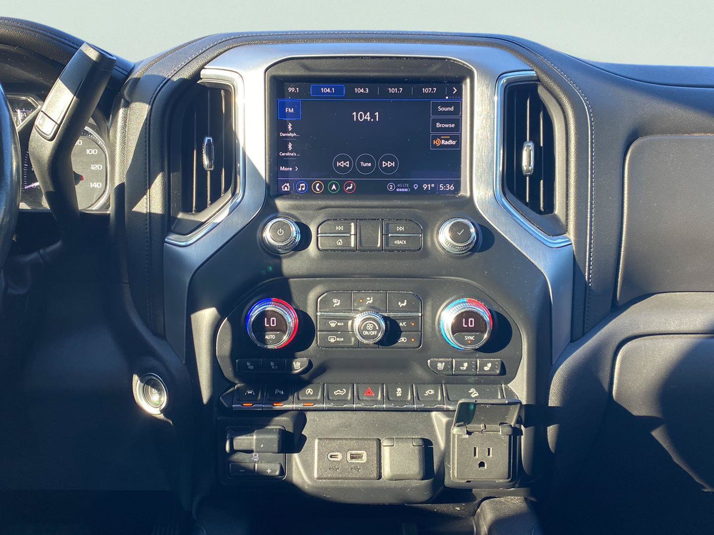 Used 2021 GMC Sierra 1500 SLT AWD/4WD image 21