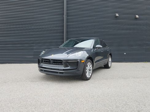 New 2025 Porsche Macan image 1