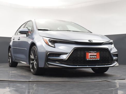 Used 2024 Toyota Corolla SE w/ SE Premium Package FWD image 30