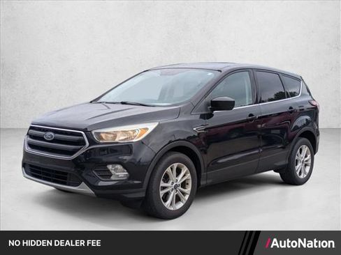 Used 2017 Ford Escape SE FWD image 1