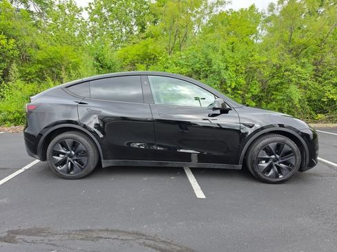 Used 2025 Tesla Model Y Long Range AWD/4WD image 6