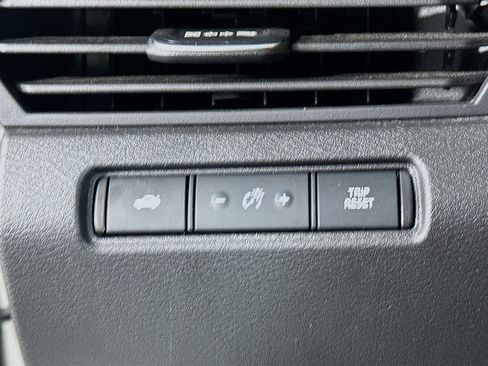 Used 2025 Nissan Altima 2.5 SV FWD image 16