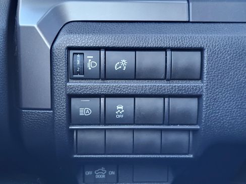 Certified 2025 Toyota Tacoma SR5 image 10