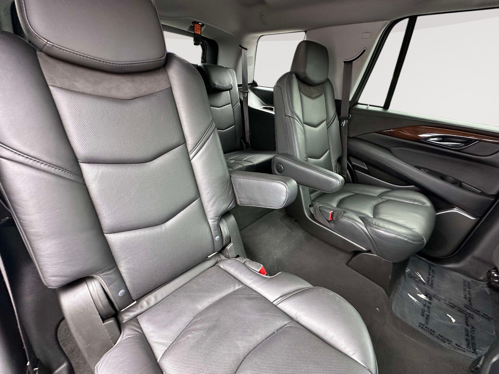 Used 2020 Cadillac Escalade Premium Luxury AWD/4WD image 28