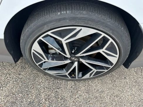 Used 2023 Hyundai Ioniq 6 SEL AWD/4WD image 7