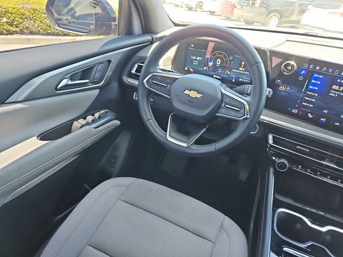 Used 2024 Chevrolet Traverse LT FWD image 10
