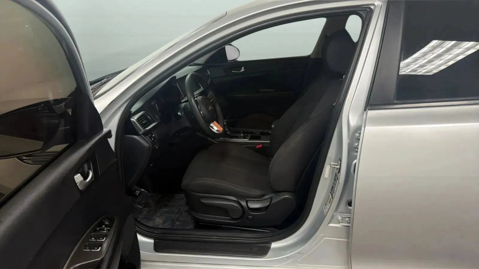 Used 2020 Kia Optima LX FWD image 20