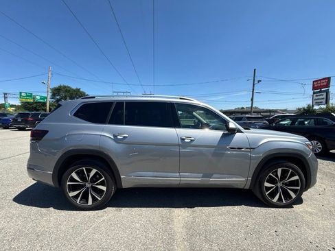 Used 2025 Volkswagen Atlas SEL Premium R-Line AWD/4WD image 4