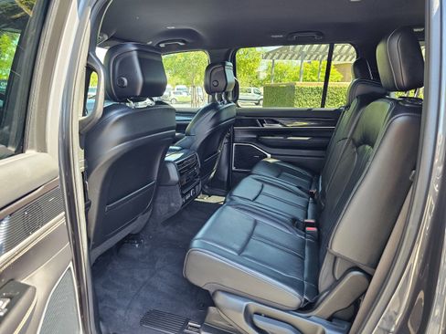 Used 2022 Jeep Wagoneer Series I image 16