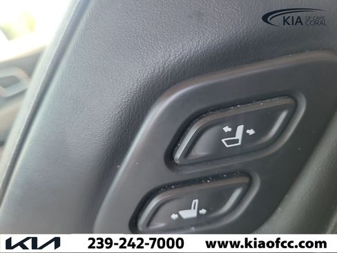 Certified 2023 Kia Carnival SX FWD image 15