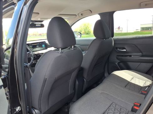Used 2025 Nissan Kicks SV AWD/4WD image 26