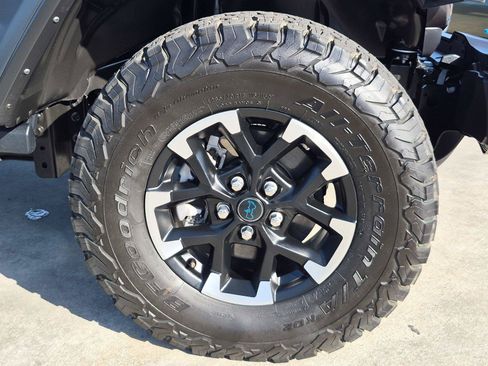 Certified 2025 Jeep Wrangler Unlimited Rubicon 4xe w/ Convenience Group AWD/4WD image 13