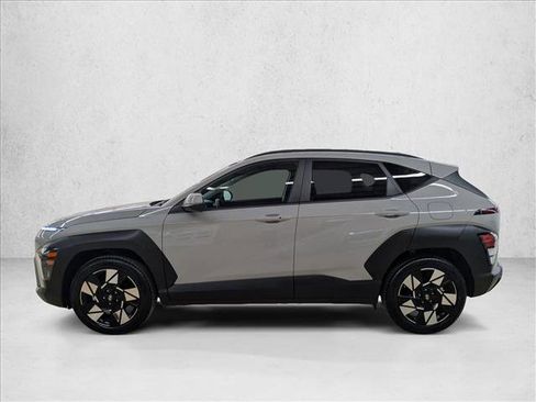Used 2025 Hyundai Kona SEL image 9