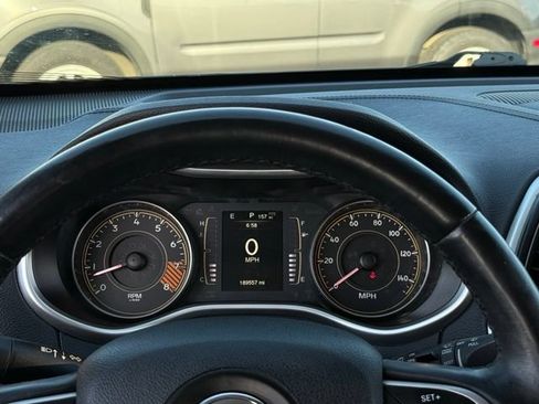 Used 2014 Jeep Cherokee Latitude w/ Cold Weather Group FWD image 7