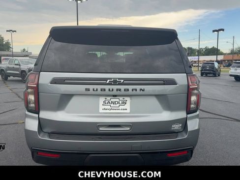 Used 2024 Chevrolet Suburban Z71 w/ Luxury Package AWD/4WD image 8