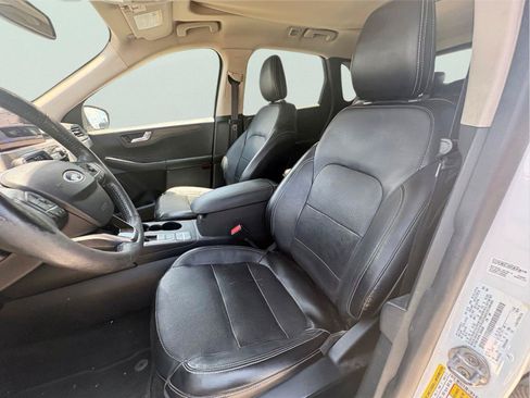 Used 2020 Ford Escape Titanium AWD/4WD image 13