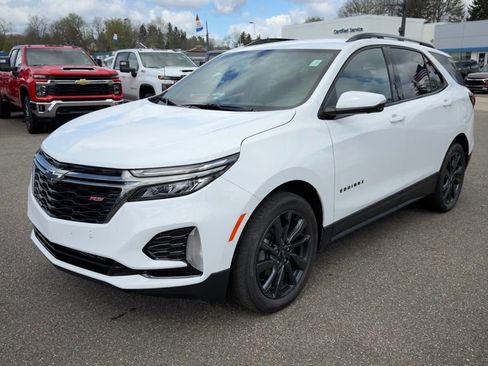 Used 2023 Chevrolet Equinox RS image 4