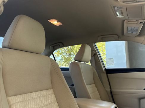 Used 2017 Toyota Camry LE FWD image 17