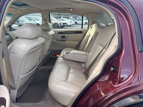 Used 2000 Lincoln Town Car Cartier image 41