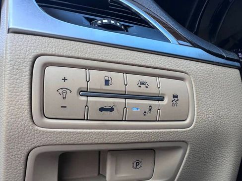 Used 2018 Genesis G80 3.8 RWD image 18
