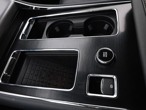 New 2026 Lincoln Aviator AWD w/ Jet Appearance Package image 33