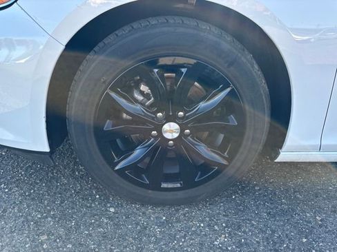 Used 2024 Chevrolet Malibu LT image 16