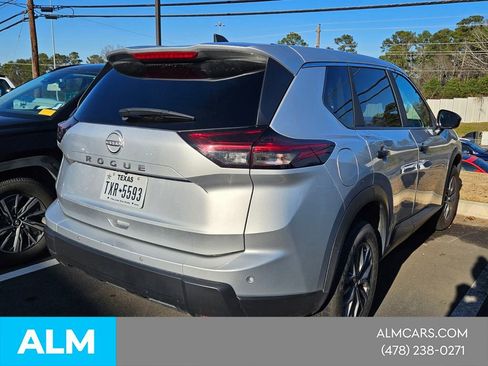 Used 2024 Nissan Rogue S FWD image 12