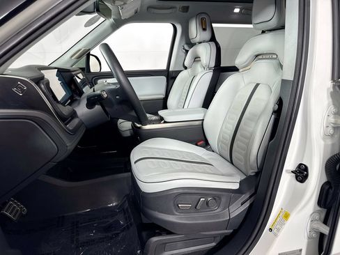 Used 2024 Rivian R1S Adventure AWD/4WD image 25