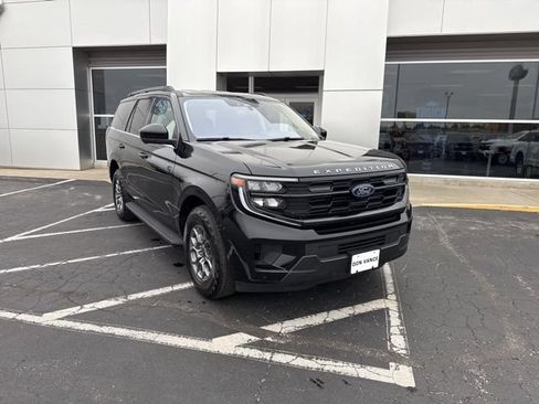 Used 2025 Ford Expedition Active RWD image 7