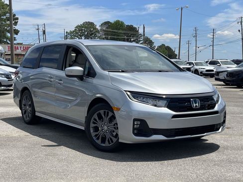 New 2026 Honda Odyssey Touring image 1