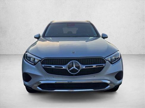 Used 2023 Mercedes-Benz GLC 300 4MATIC image 2