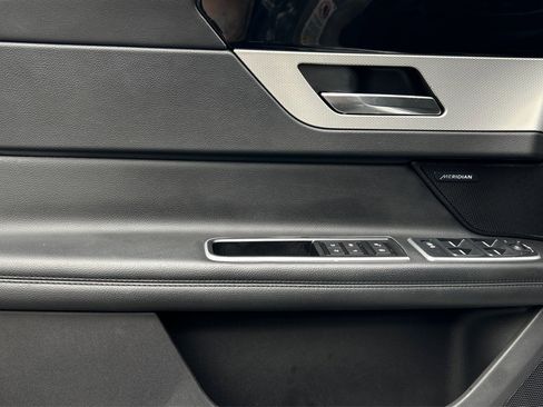Used 2016 Jaguar XF Prestige image 50