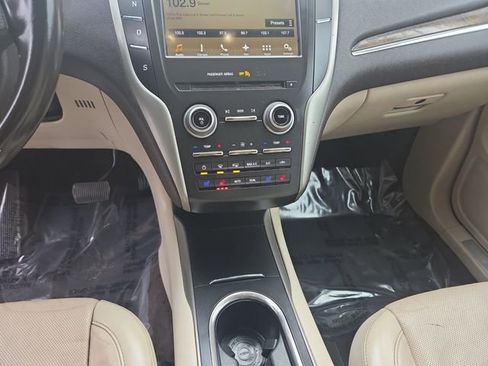 Used 2017 Lincoln MKC Reserve image 11
