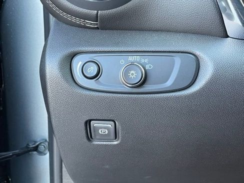 Used 2025 Chevrolet Blazer LT image 15