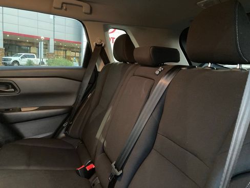 Used 2024 Nissan Rogue S FWD image 11