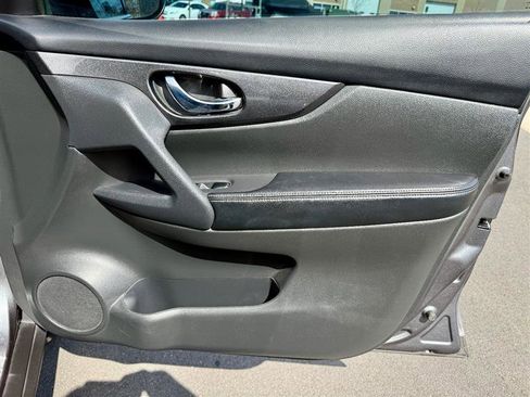 Used 2017 Nissan Rogue SV w/ Midnight Edition image 36