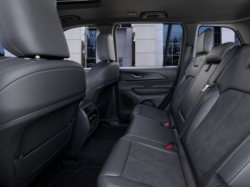 New 2025 Jeep Grand Cherokee Altitude AWD/4WD image 23